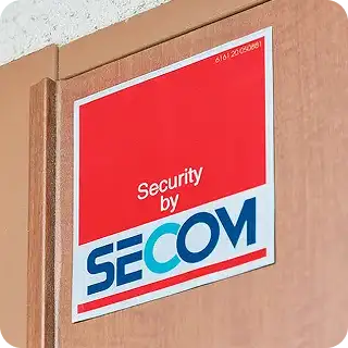 写真:セコムのステッカー